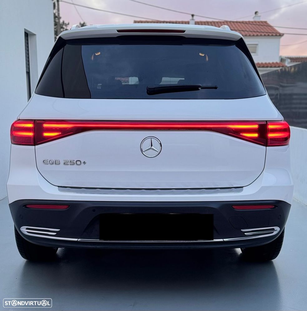 Mercedes-Benz Eqb