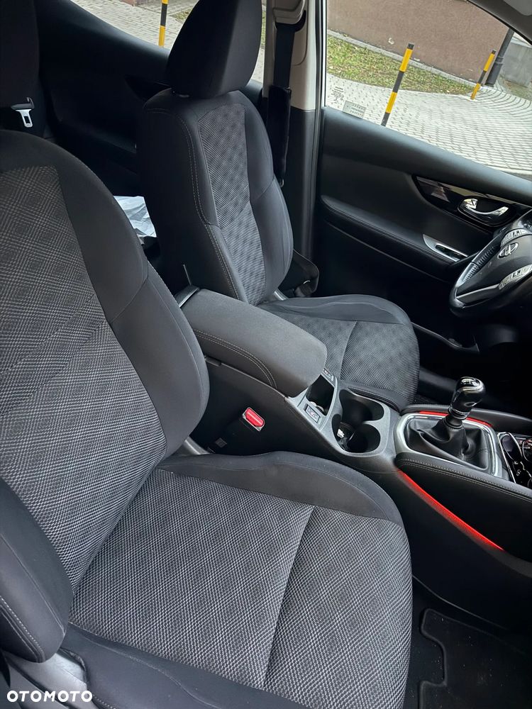 Nissan Qashqai 1.2 DIG-T N-Connecta EU6 - 25