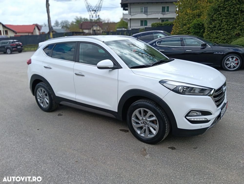 Hyundai Tucson blue 1.7 CRDi 2WD Intro Edition - 14