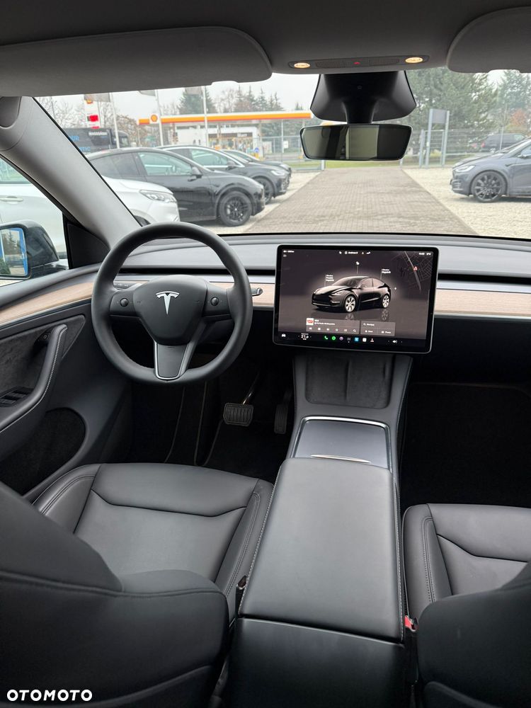 Tesla Y Long Range Dual Motor AWD - 11