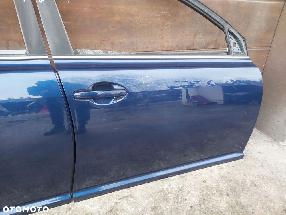TOYOTA Avensis T25 03-08 r drzwi prawy przód prawe przednie 8p4 - 3