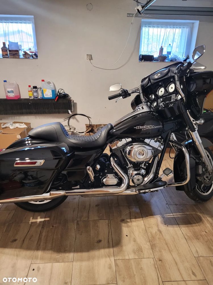 Harley-Davidson Touring Street Glide - 23