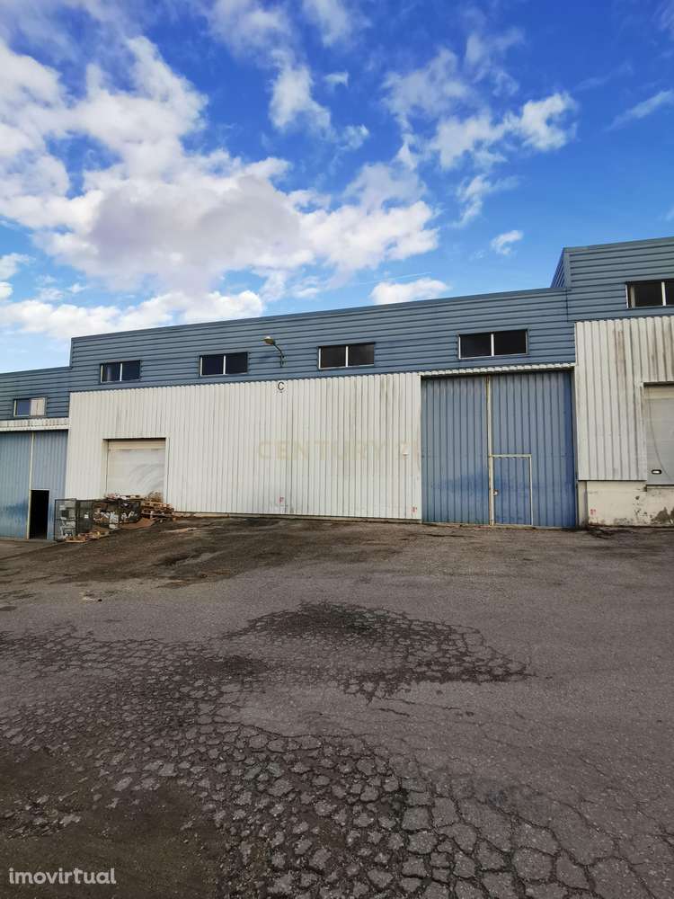 Armazém para venda no Carregado, com rendimento - Grande imagem: 3/18