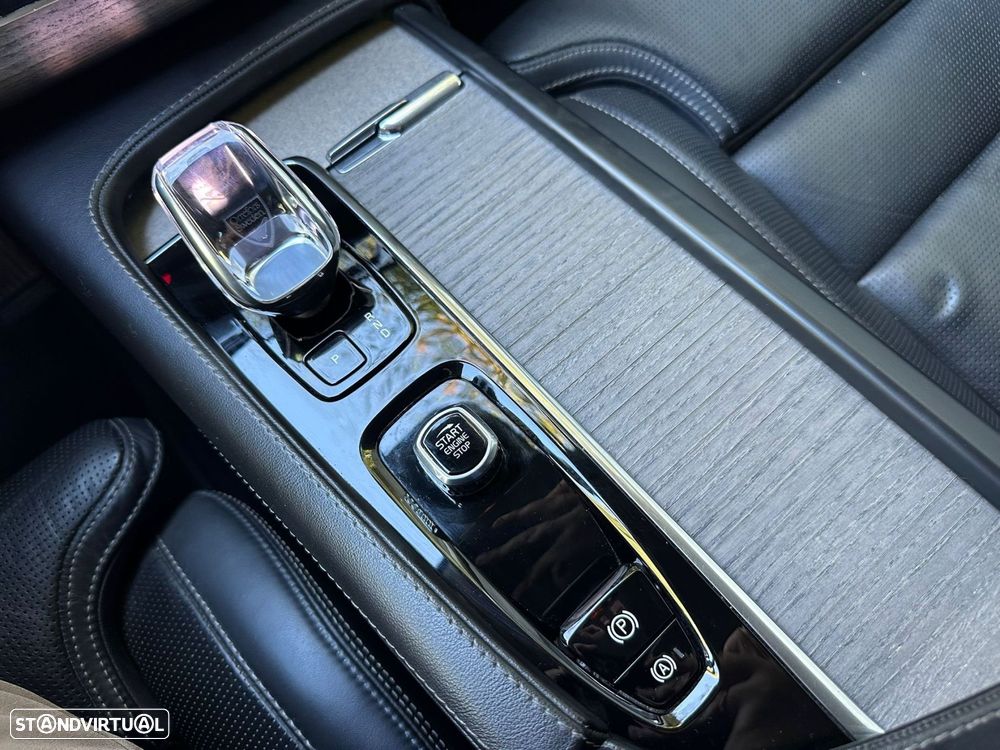 Volvo XC 90 2.0 B5 Ultimate Dark AWD - 27