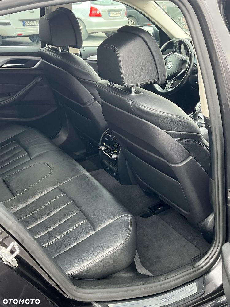 BMW Seria 5 530d xDrive - 12