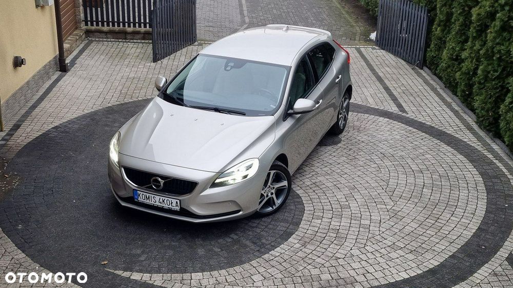 Volvo V40 - 23