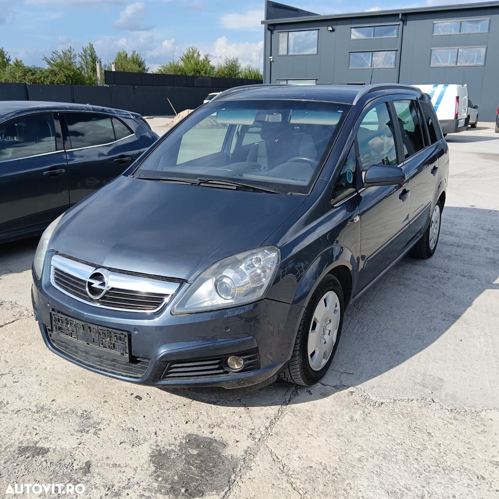 Dezmembrez  Opel Zafira 2010 Monovolum Gri - 1