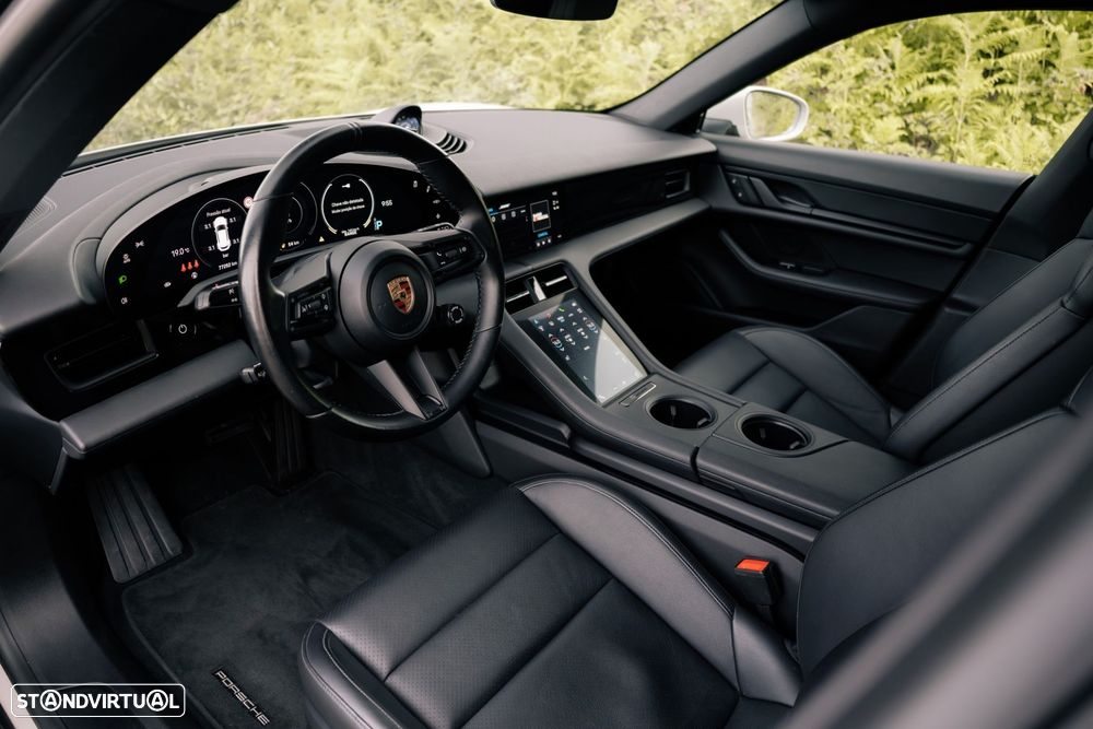 Porsche Taycan Sport Turismo - 27