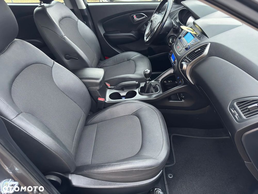 Hyundai ix35 1.6 2WD Fifa World Cup Edition - 8