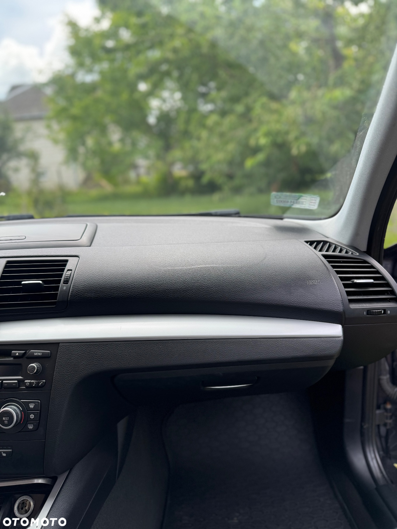 BMW Seria 1 120i - 25