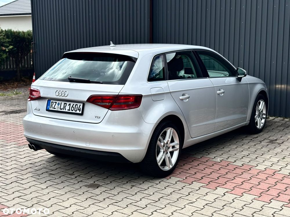 Audi A3 Sportback 2.0 TDI (clean diesel) S tronic Ambiente - 8