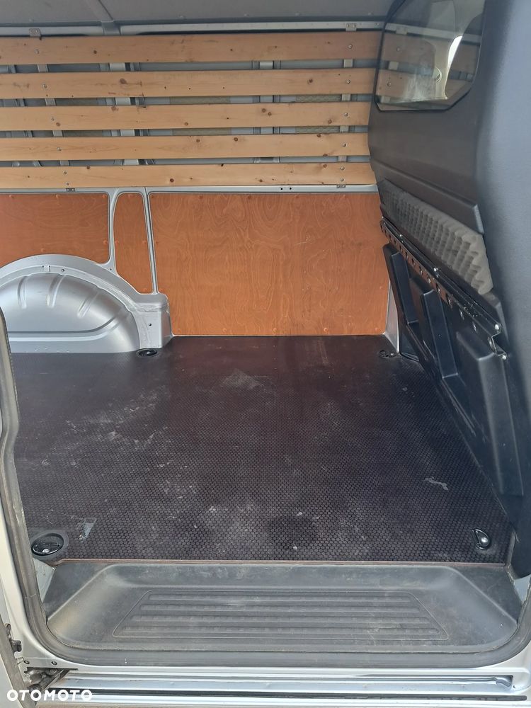 Volkswagen Transporter - 6