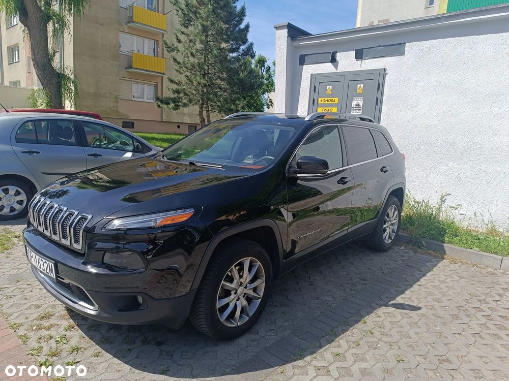 Jeep Cherokee - 1