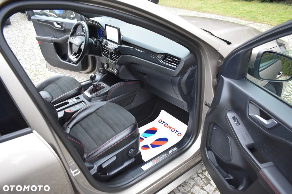 Ford Kuga 1.5 EcoBoost ST-LINE X - 9