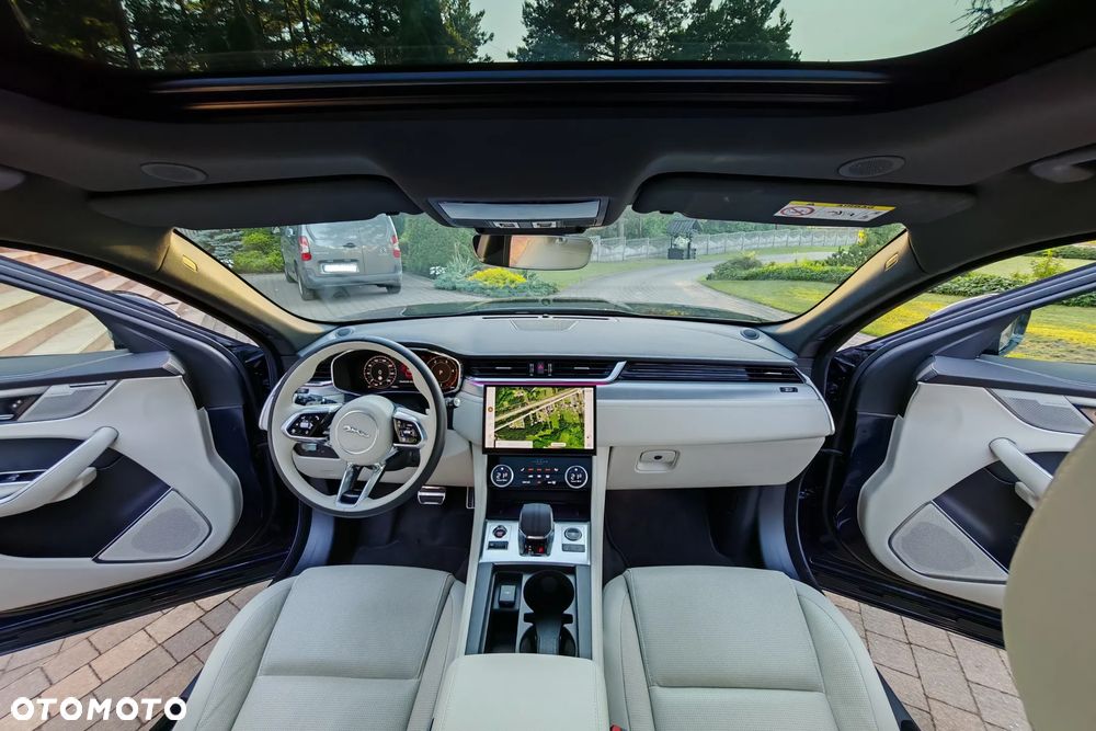 Jaguar F-Pace D200 AWD R-Dynamic SE 90th Anniversary Edition - 9