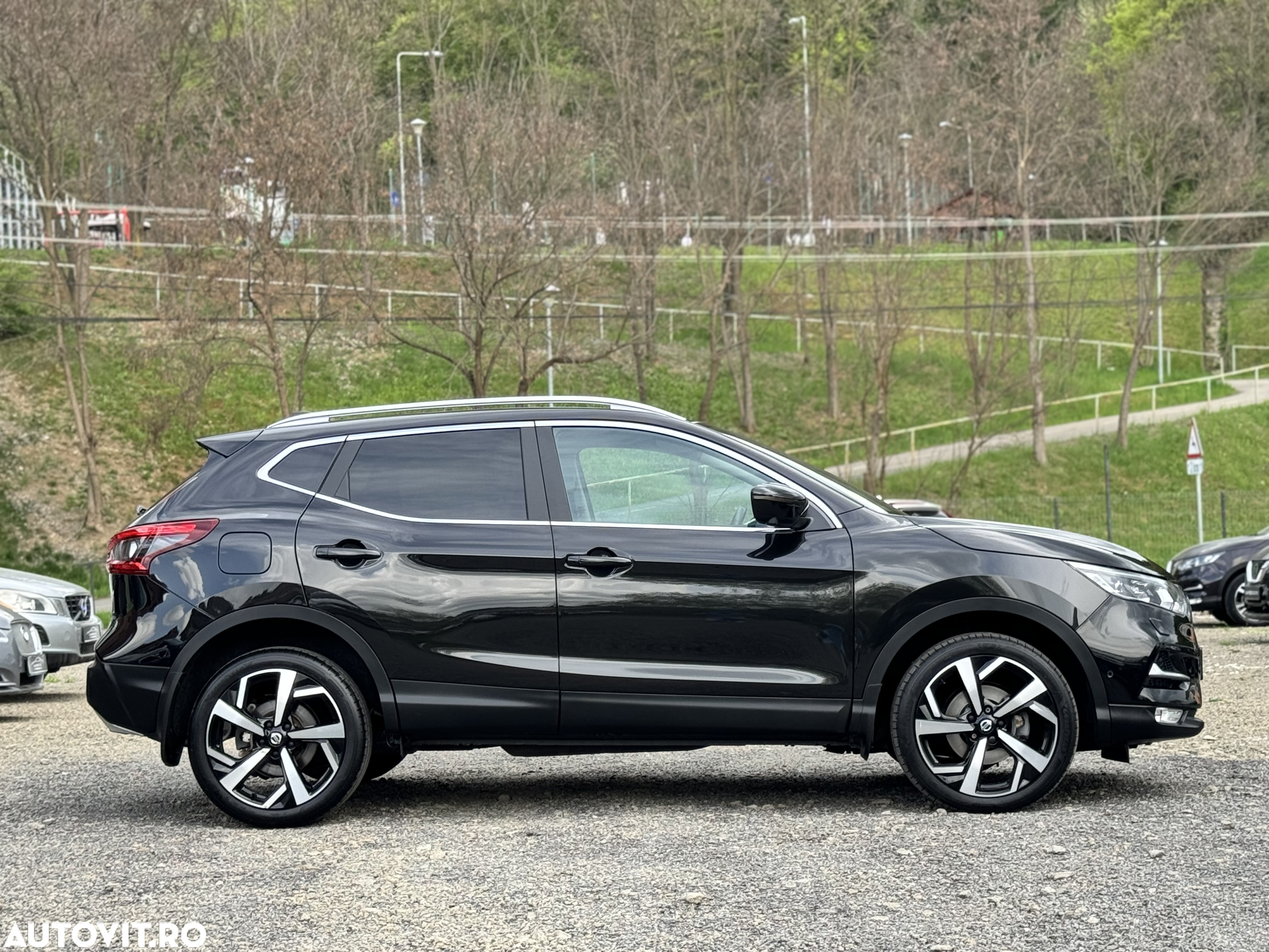 Nissan Qashqai 1.6 DCI Xtronic TEKNA+ - 8