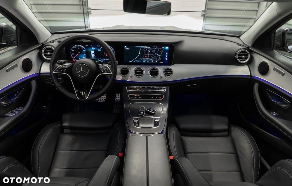 Mercedes-Benz Klasa E - 32