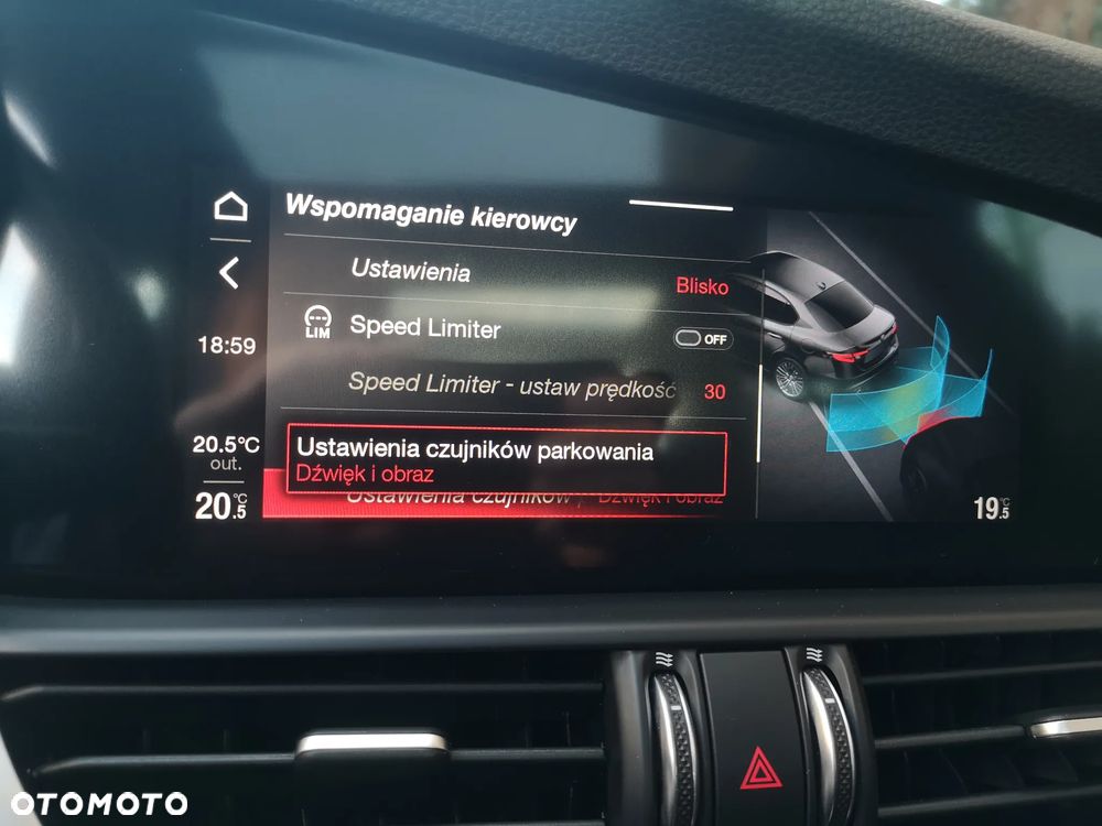 Alfa Romeo Giulia 2.0 Turbo 16V AT8-Q4 Ti - 23