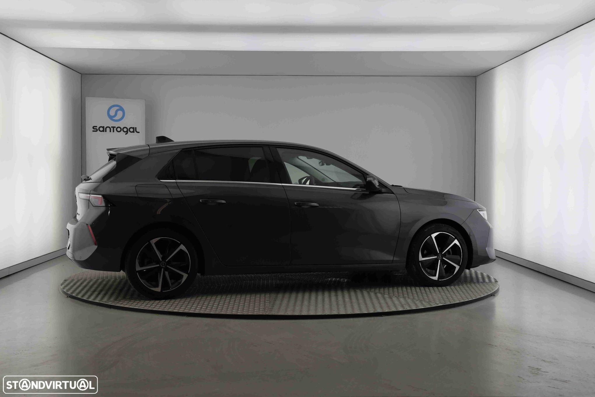 Opel Astra 1.2 T Elegance - 2