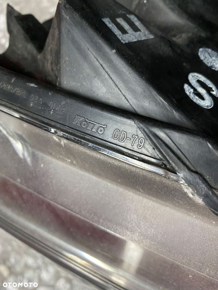LAMPA PRAWA ZWYKŁA TOYOTA YARIS III KOITO 0D-79 - 9