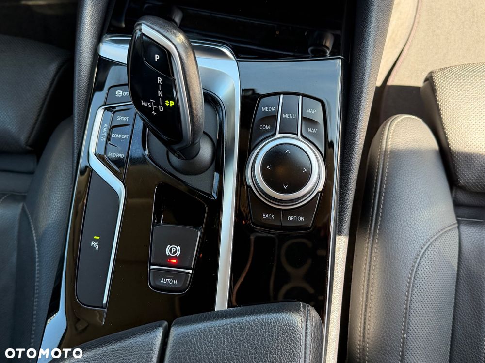 BMW Seria 5 520d M Sport Edition - 13