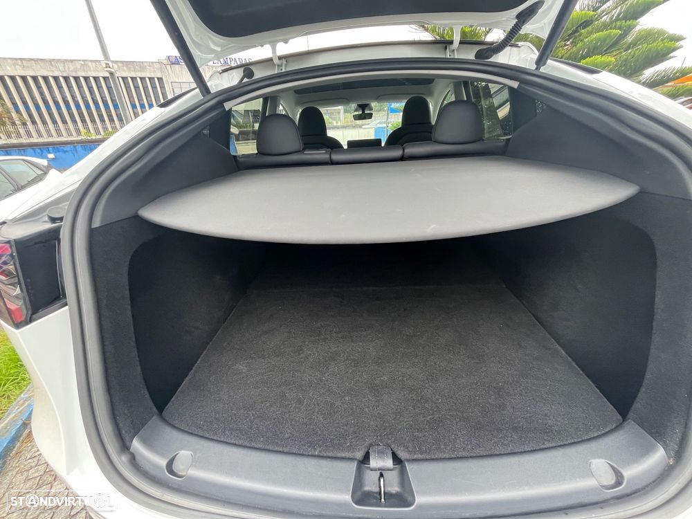 Tesla Model Y Standard - 19