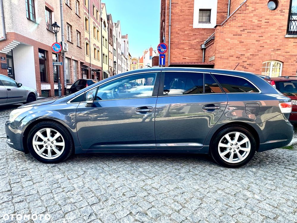 Toyota Avensis 2.0 D-4D Premium - 5