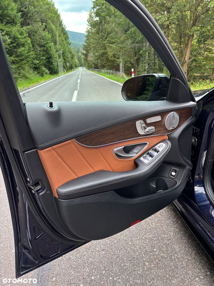 Mercedes-Benz Klasa C 43 AMG 4MATIC - 35