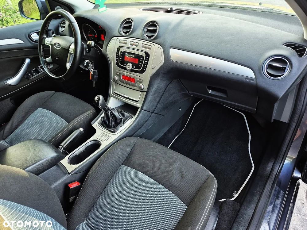 Ford Mondeo 1.6 Titanium - 19