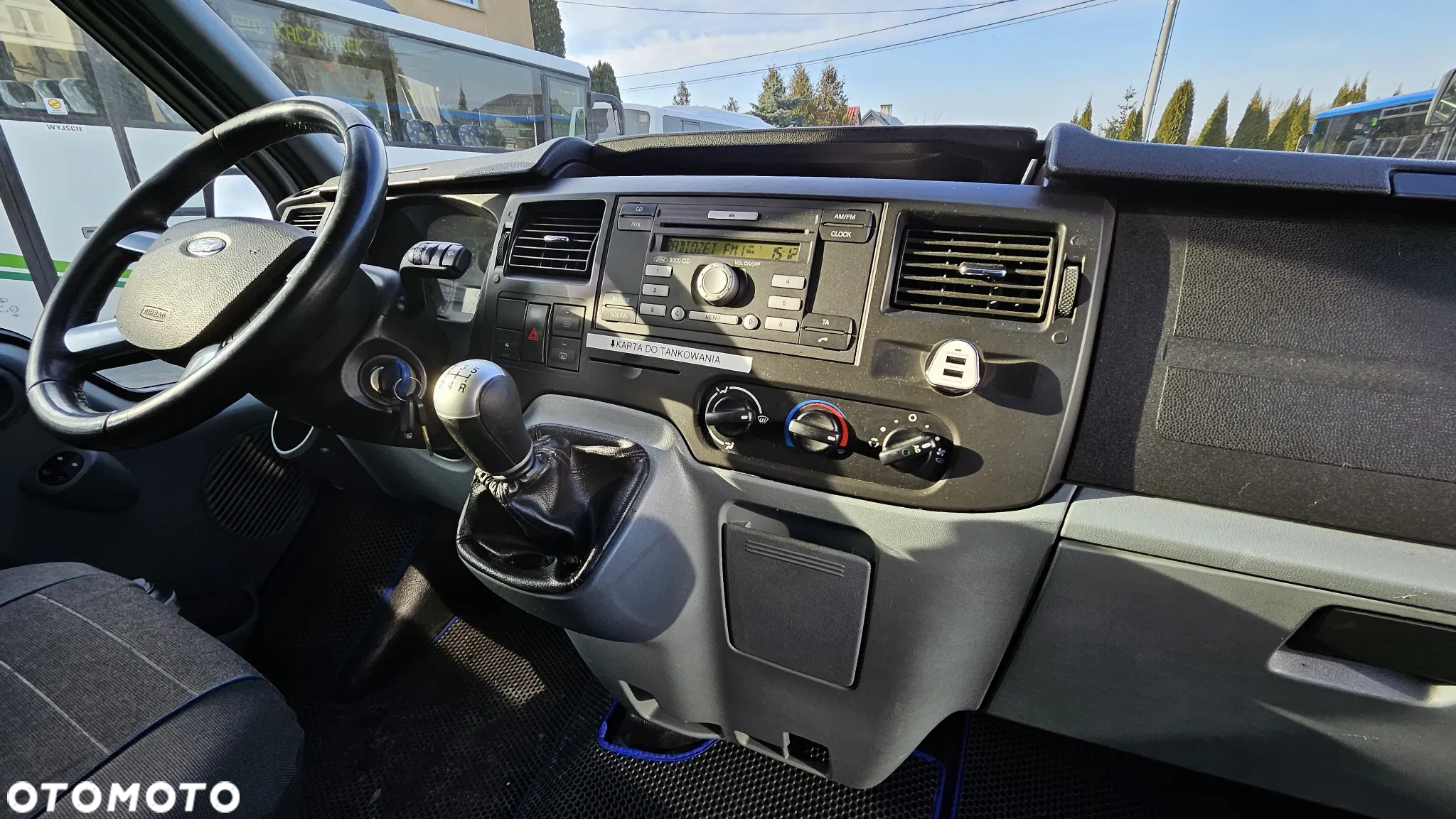 Ford Transit - 12