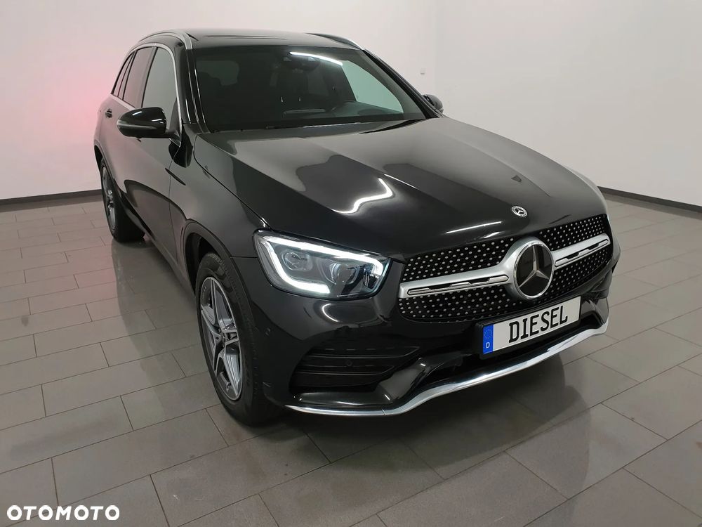 Mercedes-Benz GLC 300 d 4Matic 9G-TRONIC AMG Line Plus - 38