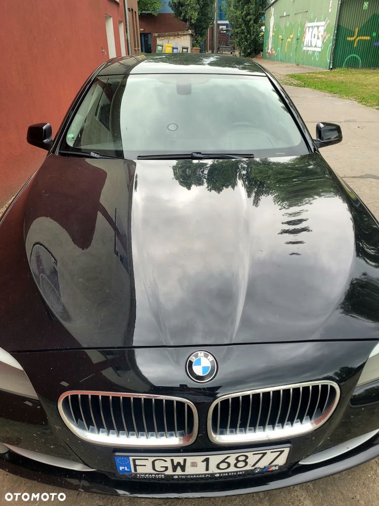 BMW Seria 5 525d xDrive - 2