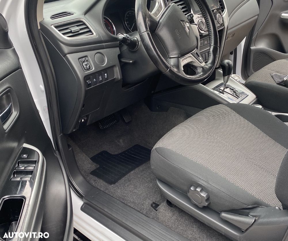 Mitsubishi L200 - 23