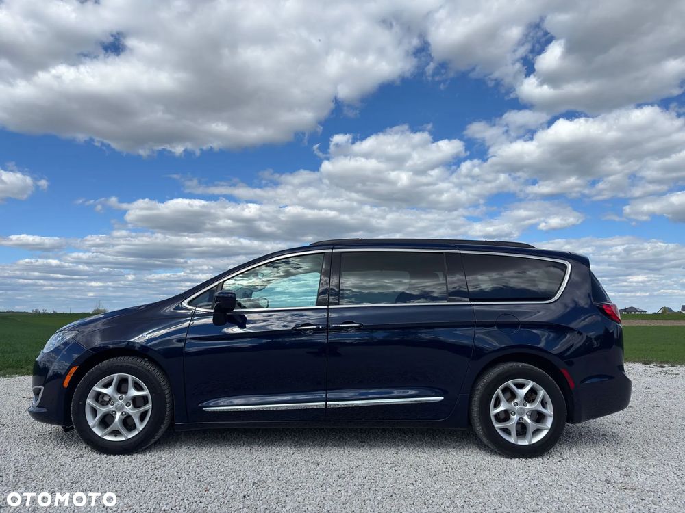 Chrysler Pacifica - 7