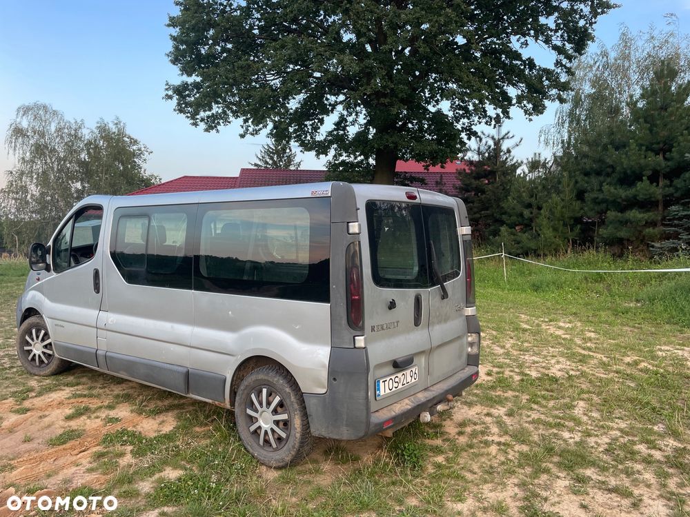 Renault Trafic Passenger - 9