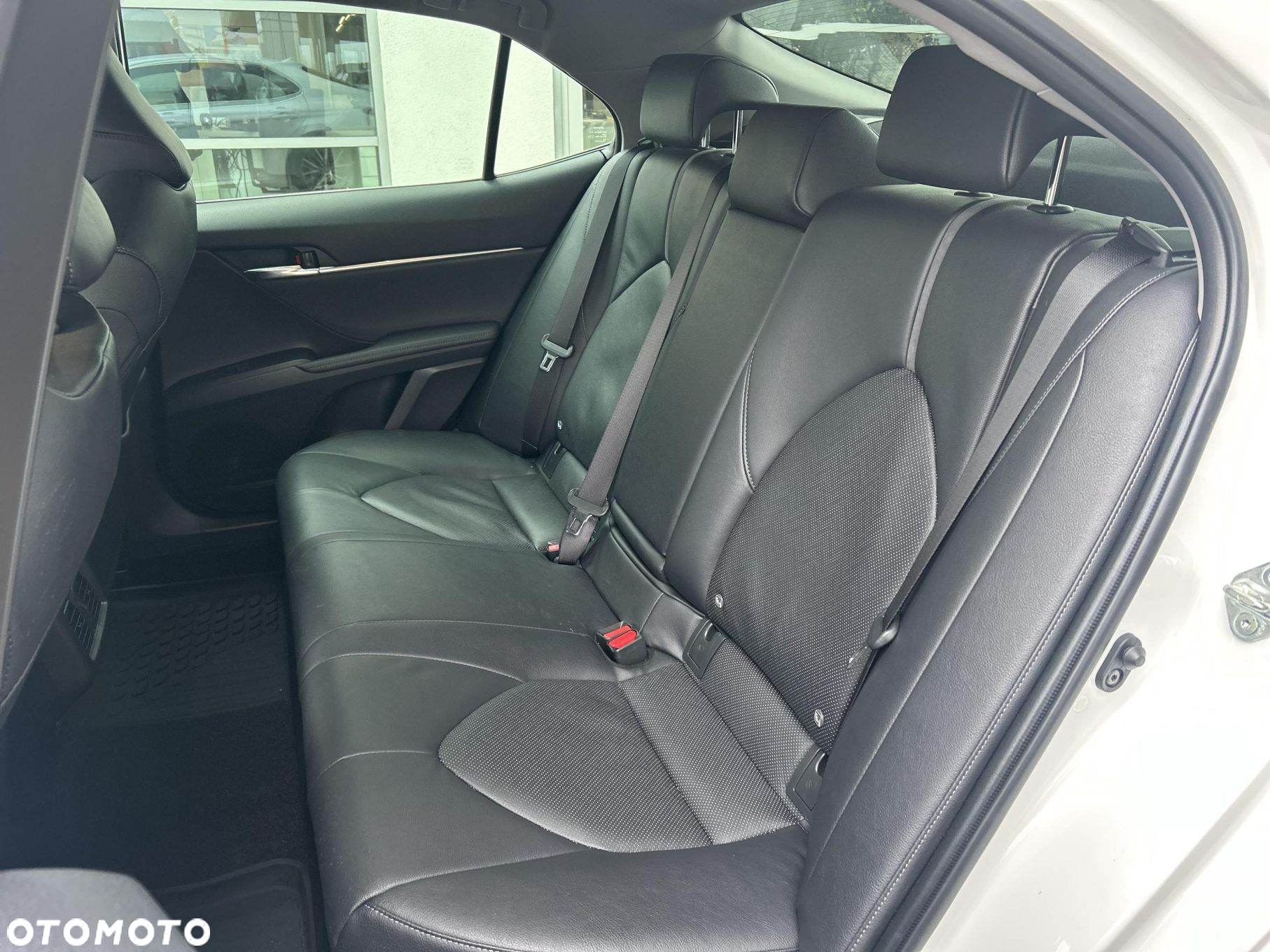 Toyota Camry - 23