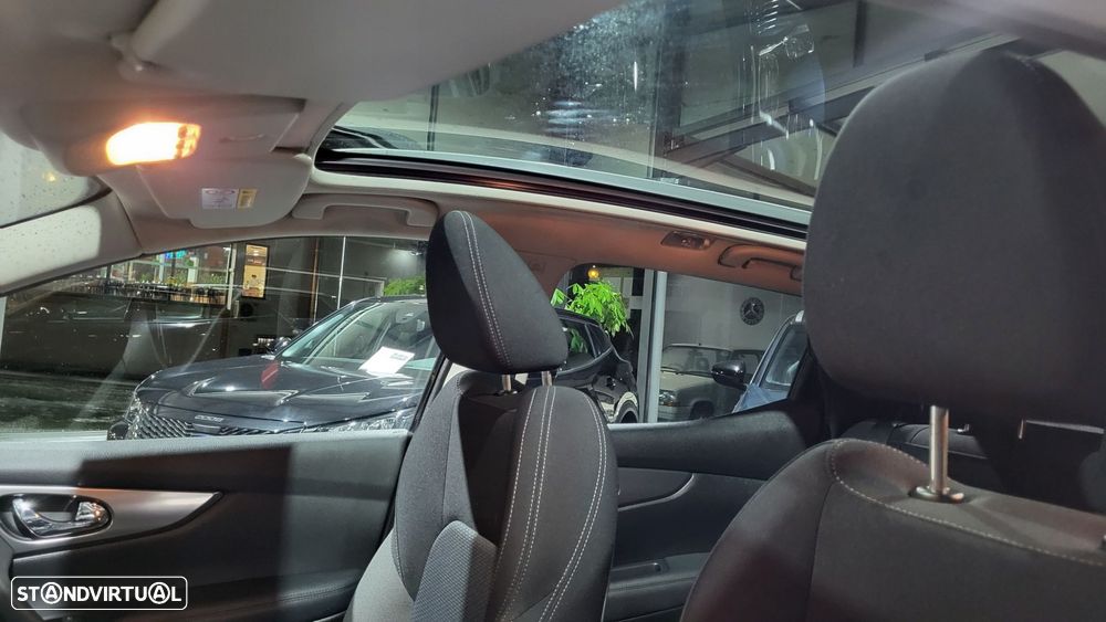 Nissan Qashqai 1.5 dCi N-Connecta - 17