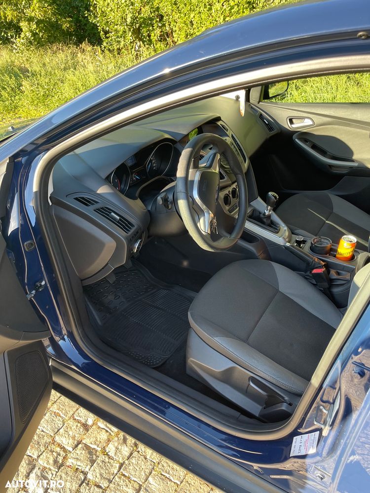 Ford Focus 1.6 TDCi DPF Trend - 8