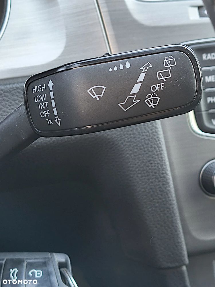 Volkswagen Golf 1.4 TSI BMT Comfortline - 21