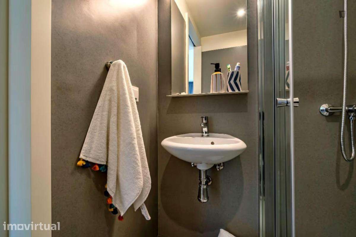 Quarto - localizado em Paranhos Porto - Grande imagem: 3/4