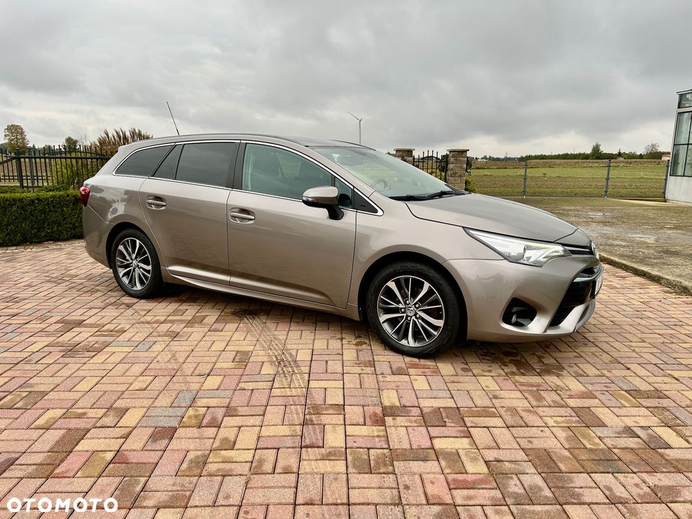 Toyota Avensis Touring Sports 1.6 D-4D - 12