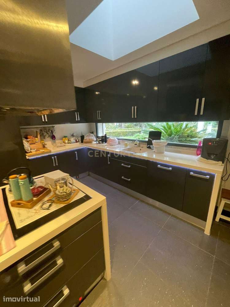Moradia Exclusiva T4 na Prestigiada Herdade da Aroeira - Grande imagem: 3/10