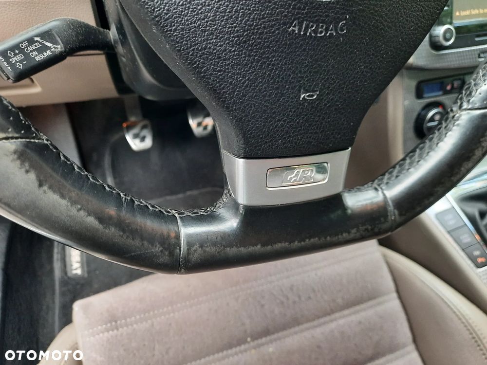 Volkswagen Passat 2.0 TDI DPF R-Line Edition Plus - 19
