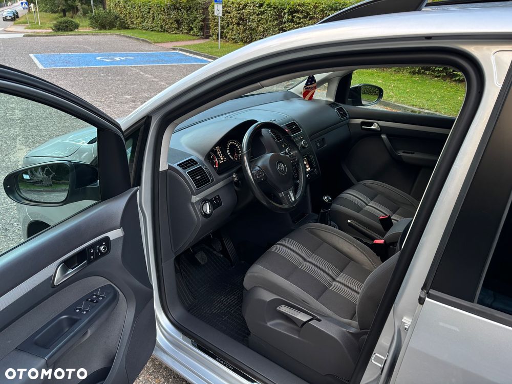 Volkswagen Touran - 5