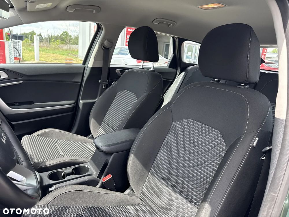 Kia Ceed 1.5 T-GDI M DCT - 12