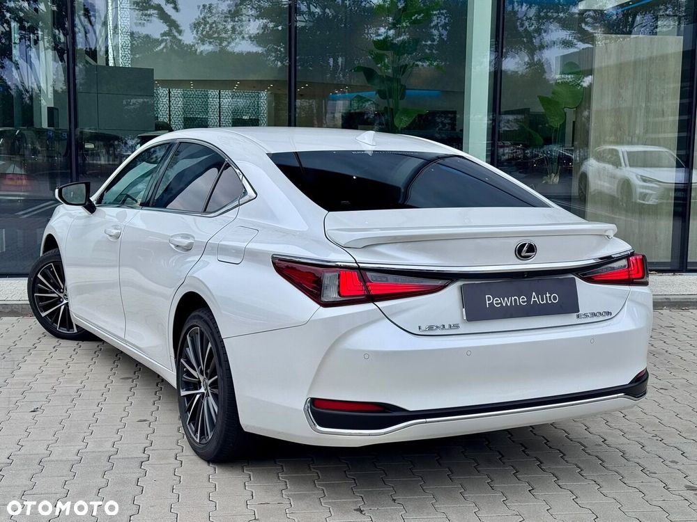 Lexus ES - 11