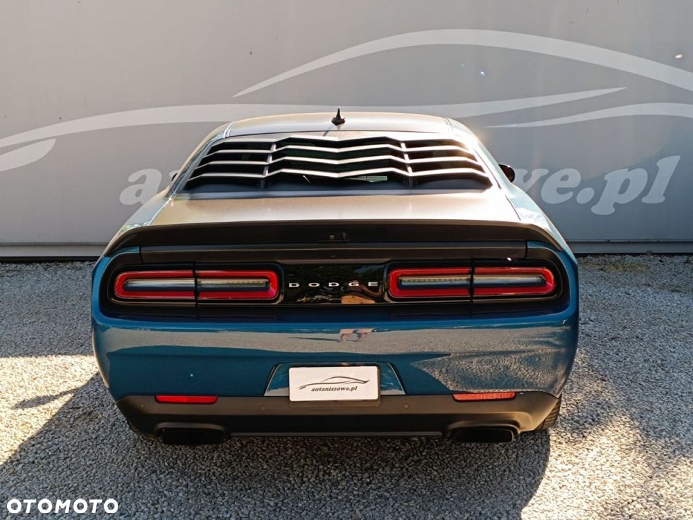 Dodge Challenger - 15