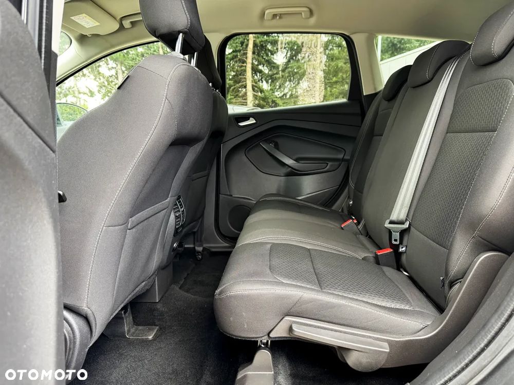 Ford Kuga 1.5 EcoBoost 2x4 Titanium - 32