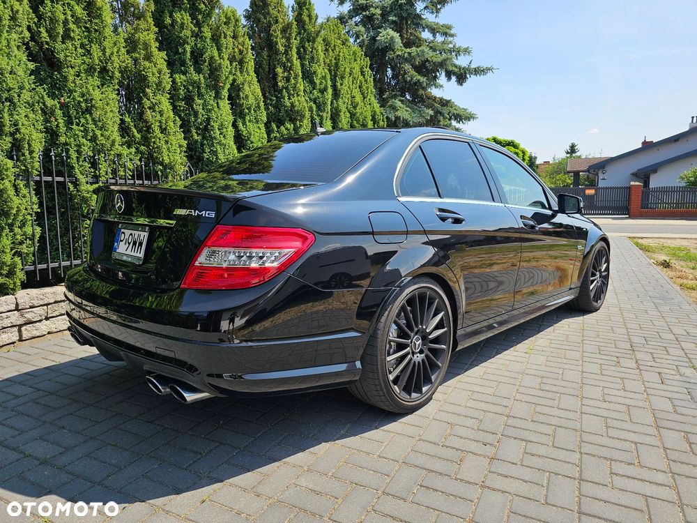 Mercedes-Benz Klasa C 63 AMG - 6