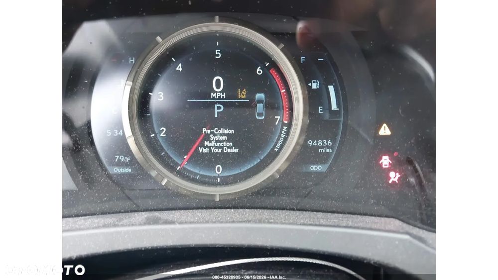 Lexus IS 200t - 10